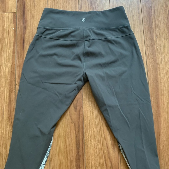 Lulu lemon capris - Picture 2 of 2